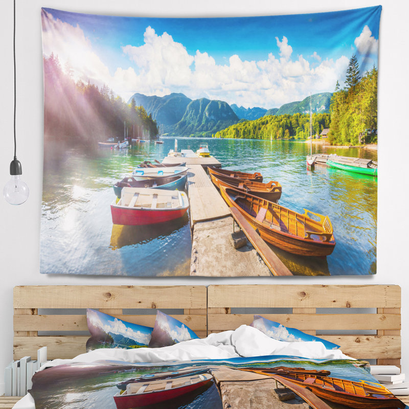 Paysage avec tapisserie du lac Bohinj, H 32 po x l 39 po