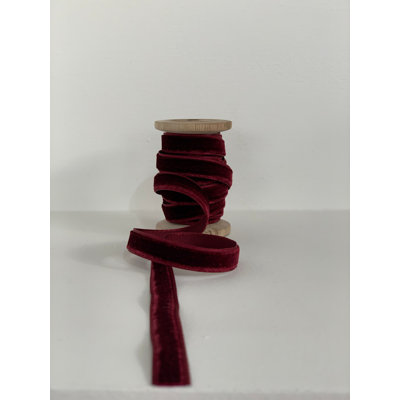 Ornement en velours luxueux, rouge Claret, 1,7 x 2,4 po | 100% velours pour un toucher doux | Longueur de suspension de 200 cm (6,6 pi) | Parfait pour les décorations de fêtes élégantes et les célébrations festives