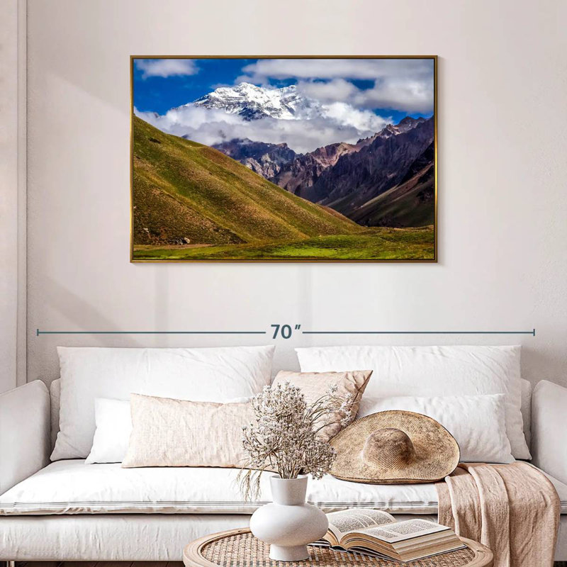 Aconcagua nuageux, Cadre flottant doré, 43 po x 29 po