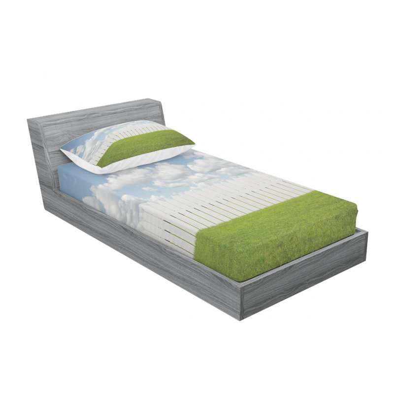 Ensemble de draps relaxe exquis sykline avec nuages sur une serenity pré tranquil place