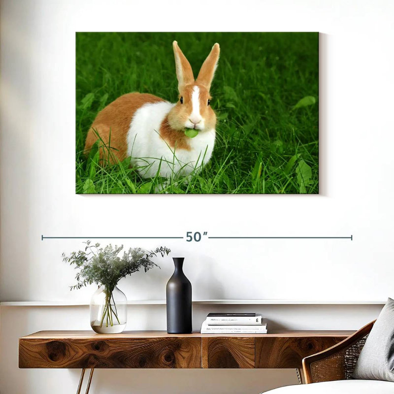 Lapin mangeant une feuille, H 26 po x l 39 po