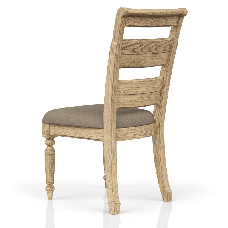 Chaise d'appoint 2 places au fini rustique, idéale pour les intérieurs traditionnels. Dossier ergonomique à lattes, pieds avant tournés, siège rembourré taupe, structure robuste en bois massif. Profondeur : 49,7 cm, largeur : 43,2 cm, hauteur : 97,7 cm.
