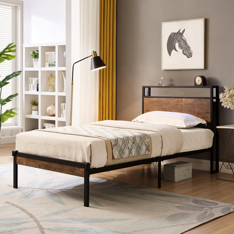 Structure de lit simple en métal avec tête et pied en bois - Utilitaire, sommier non requis, sous rangement, assemblage sans effort, plateforme noire / brune fonctionnelle, exigée, sous option,