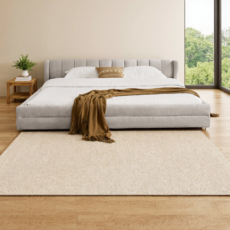 Structure de lit tapissier très grand avec tissu en chenille de luxe et tête de lit - Centre de table beige moderne (88 po x 87 po x 23 po)