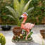 Sculpture de jardin Playful Flamingo avec jardinière intégrée et lumière solaire, ornement de jardin unique pour les présentoirs décoratifs