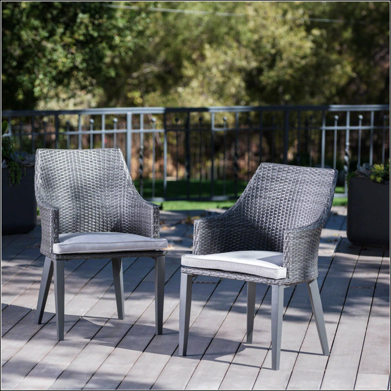 Chaise de patio en osier avec coussin Backlund, Gris