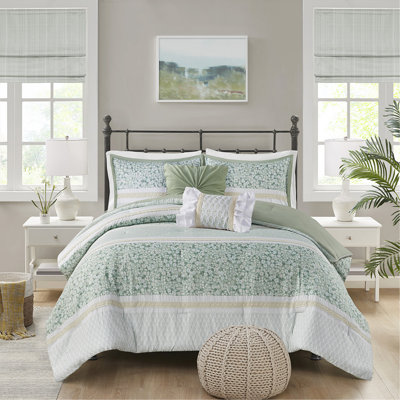 Full/Queen 5 Piece Seersucker Comforter Set With Throw Pillows