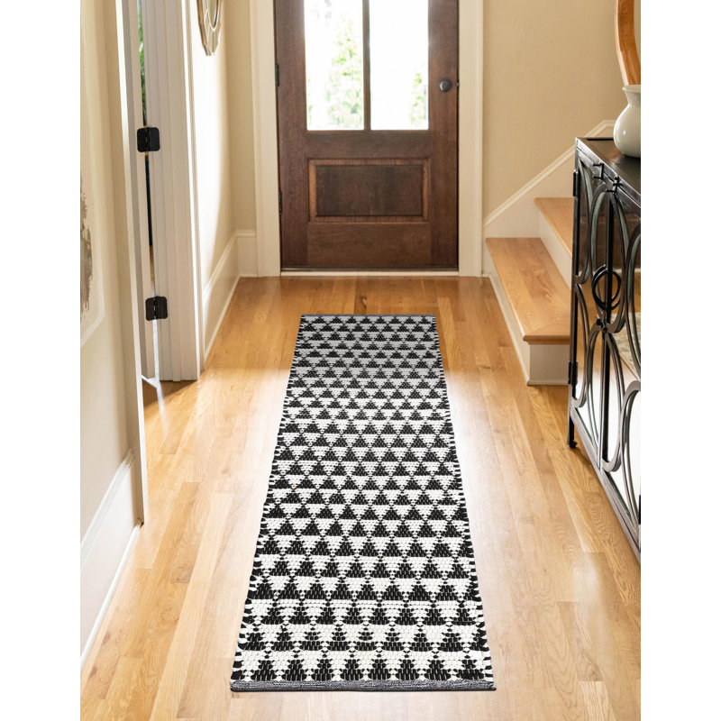 Delannie Geometric Indoor Rug, Runner 2'2" x 6'1"