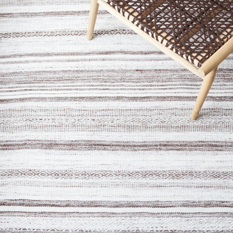 Tapis rayé kilim 108 brun / ivoire, Rectangle 5 pi x 8 pi