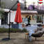 Parasol de patio solaire décalé de 10 pi en orange - 40 po, système de levage facile, pour le jardin et la pelouse à angle réglable intégré, fabrication
