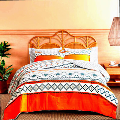 Geometric Bliss 7-Piece Bedding Set - Bohemian Comforter Ensemble for All Seasons - Includes Comforter, Sheets, Shams, Pillowcases