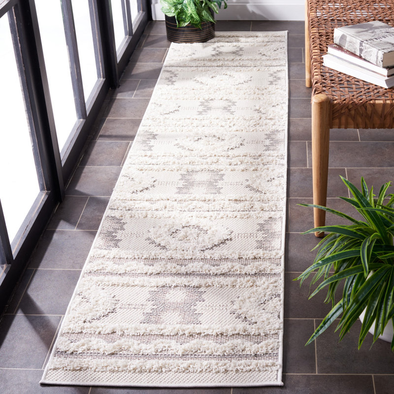 Amritpreet Southwestern Indoor/Outdoor Area Rug, Runner 2' x 8'