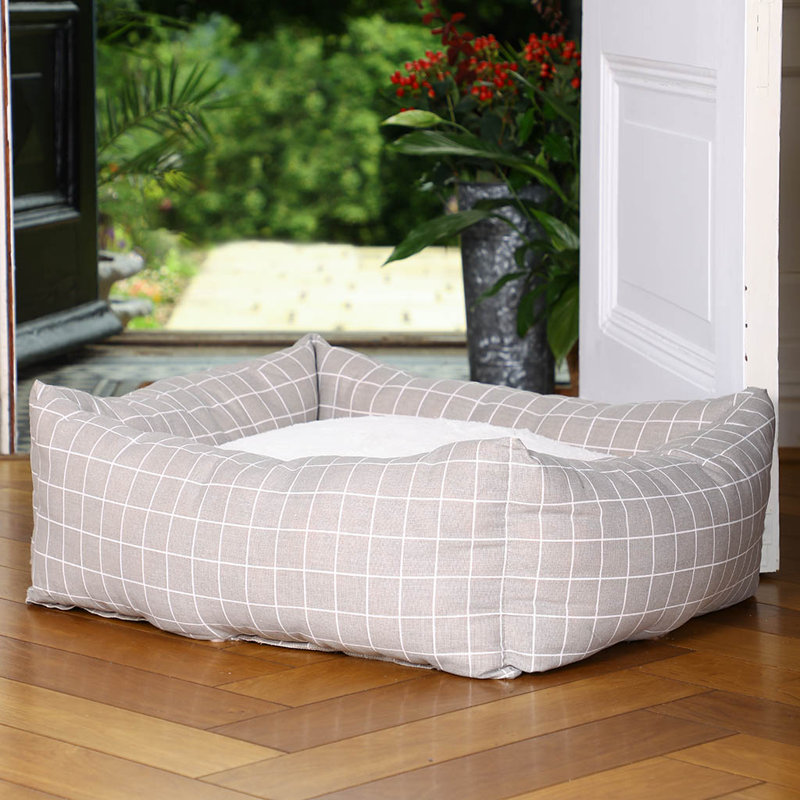 Hearn Polyester Pet Bed, Medium (12-18kg), 20cm H x 60cm W x 70cm D