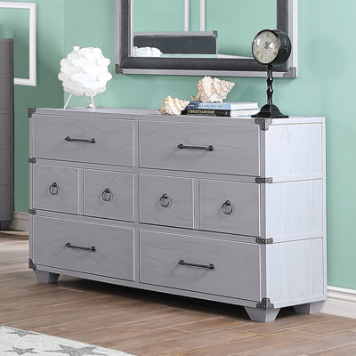 18'' W 6 - Drawer Dresser