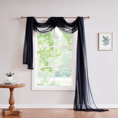 Tissu noir diaphane 25 verges (900 pouces). Idéal pour les rideaux à baldaquin de lit, les décorations d'arc de mariage, les écharpes de fenêtre ou la toile de fond des rideaux
