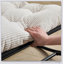 Chaise berçante d'extérieur confortable avec coussin épais, idéale pour se détendre dans le salon, la chambre à coucher ou la salle de lecture, structure noire avec coussin blanc