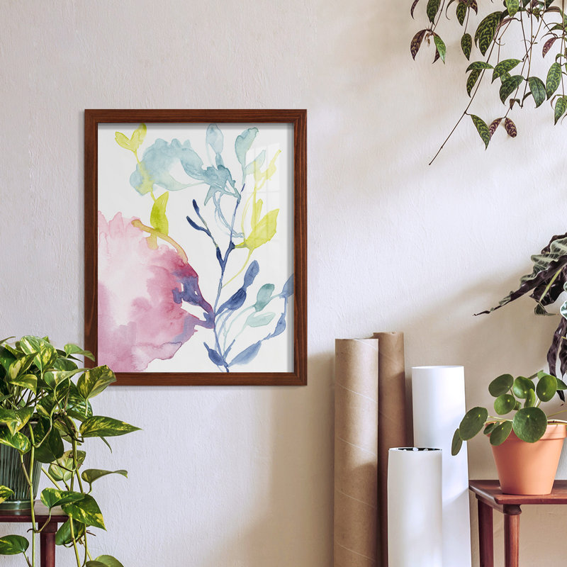Fuchsia Bloom I, reproduction d'art encadrée, H 15 po x l 12 po x P 1 po, Châtaigne