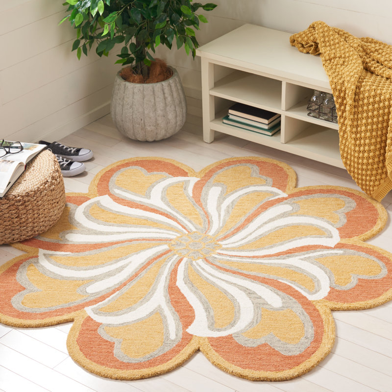 Novelty Albria Hand Tufted Wool/Cotton Floral Rug in Rust/Gold, Round 5'