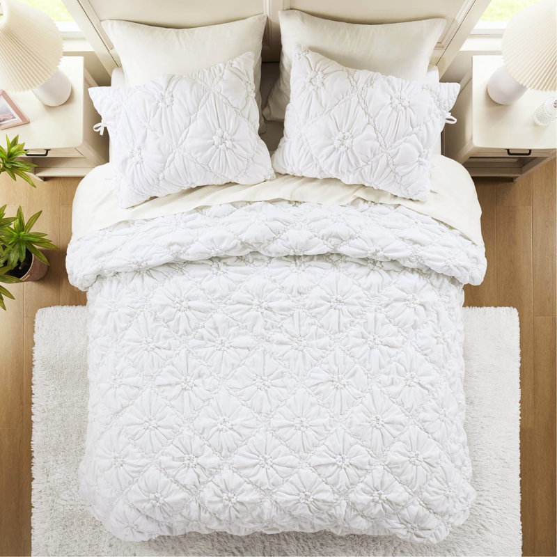 3 pièces, édredon en microfibre, motif floral texturé avec accents à nouer, broderie décontractée, fronce élastique, chaleur légère, coffre-fort et lavable à la machine avec matelassage toutes saisons