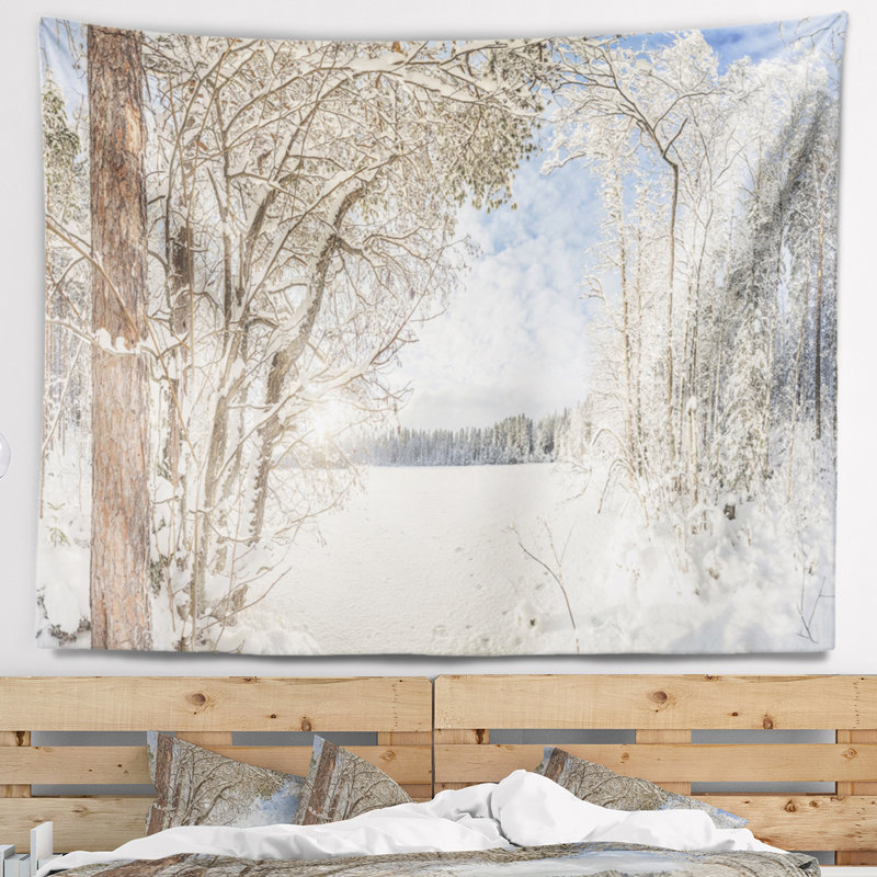 Tapisserie et paysage mural «Landscape Lake in Winter Woods», H 78 po x l 92 po