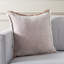 Oreiller  20 x 20 en rosé / blanc