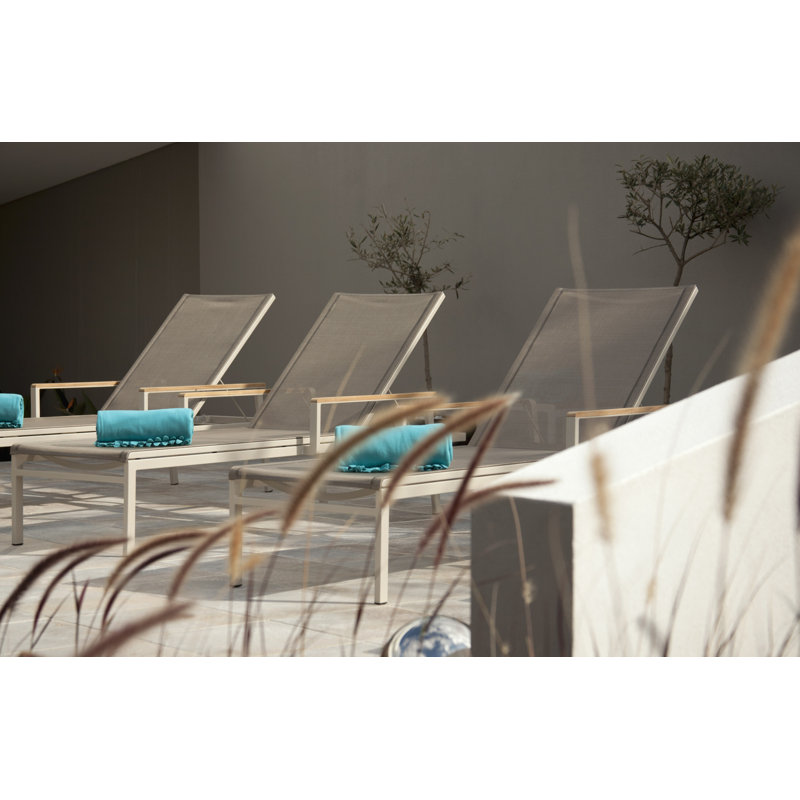 Aura Lounger, Champagne, Titanium