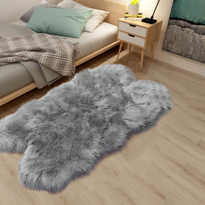 Tapis gris en fausse fourrure Novelty Vieda