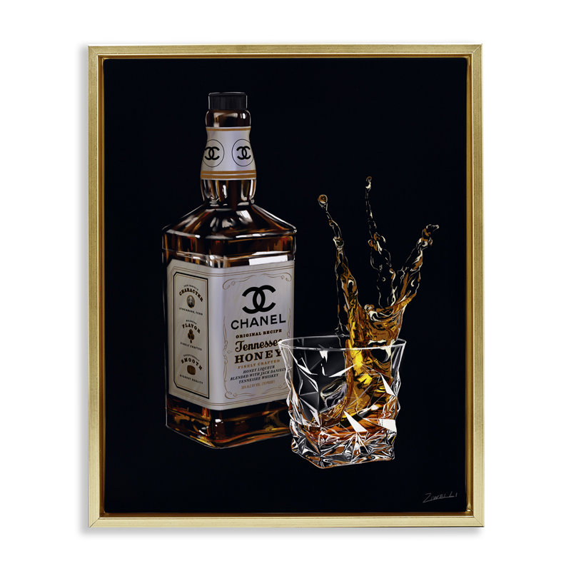 «Splashing Liqueur Glam Whiskey Bottle» par Ziwei Li - impression sur toile, H 31 po x l 25 po