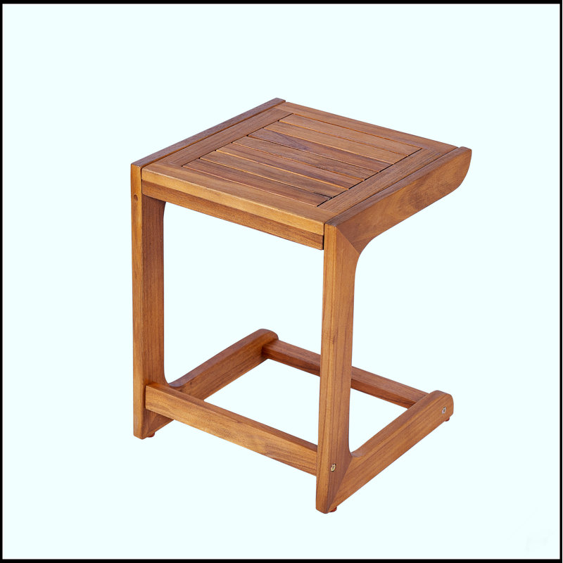 Table d'appoint en forme de C en bois d'acacia Ashwell, durable et polyvalente pour les espaces de vie modernes