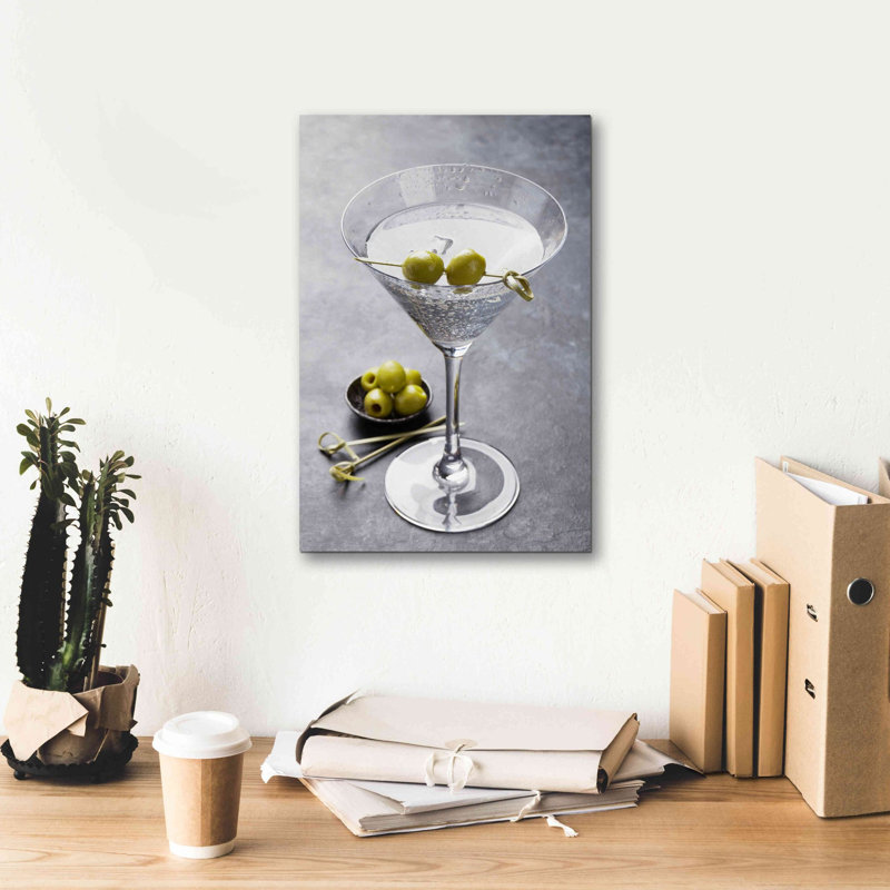 «Dirty Martini» par Epic Portfolio, art mural sur toile, H 18 po x l 12 po x P 0,75 po