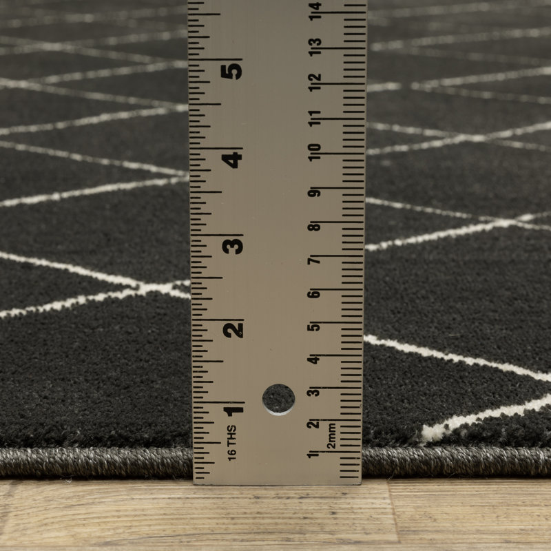 Eola Geometric Indoor Rug, Rectangle 3'3" x 5'