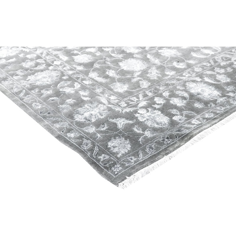 Oriental Area Rug in Gray