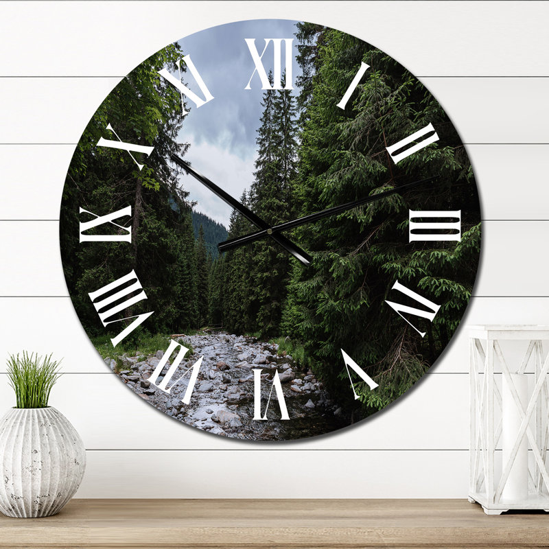 Paysage de montagne avec rivière et arbres forestiers - Horloge murale traditionnelle, Médium