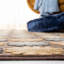 Tapis brun foncé