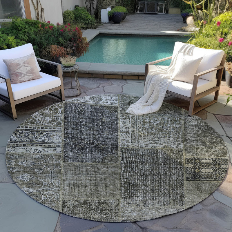 Meritan Washable Patchwork Indoor / Outdoor Rug, Round 8'