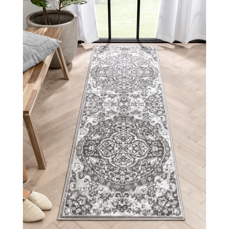 Granada Transitional Oriental Medallion Pattern Grey Rug, Runner 2'3" x 7'3"