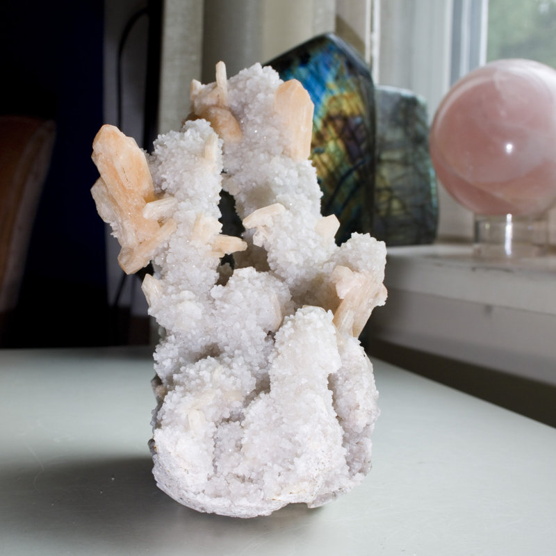 Figurines & Sculptures