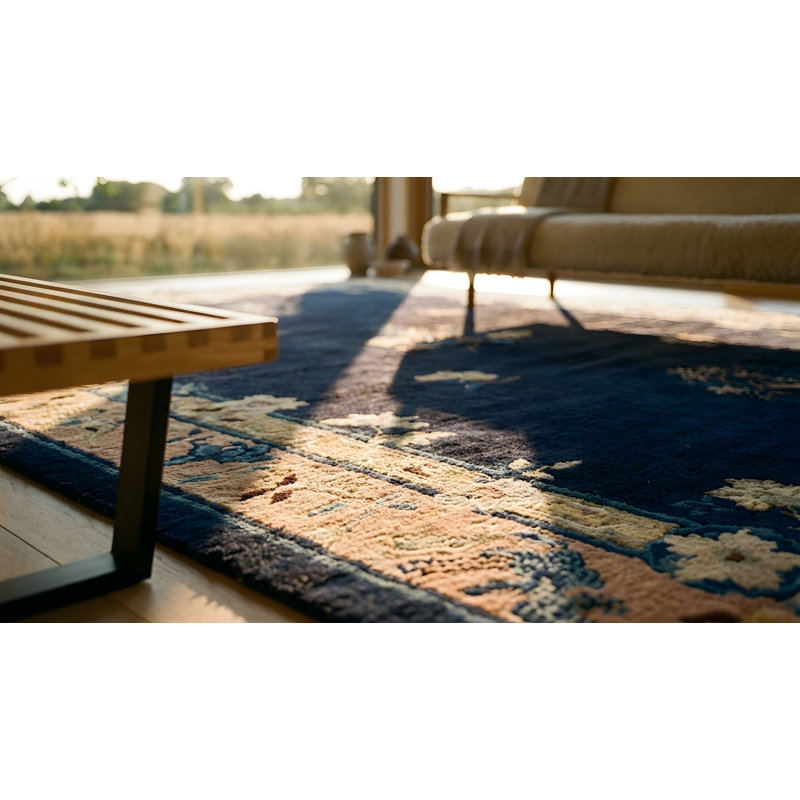 Tapis bleu antique en laine noué à la main des années 1900