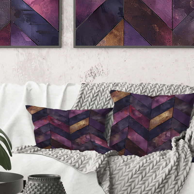 Coussin décoratif violet à motif de chevrons mauves I, H 16 po x l 16 po