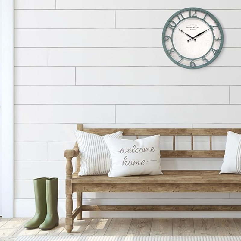 Horloge murale de 13 po de la série Farmhouse de présent, style Shiplap, horloge côtière silencieuse, chiffres arabes en relief 3D, finition sarcelle vieillie
