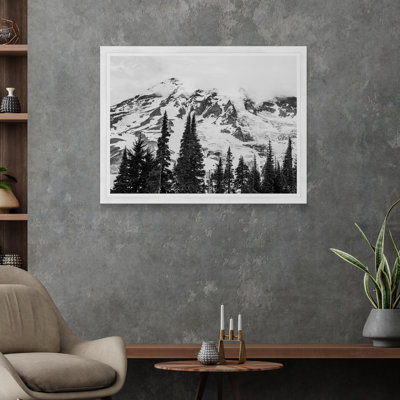 Mont Cime des arbres Rainier en noir et blanc