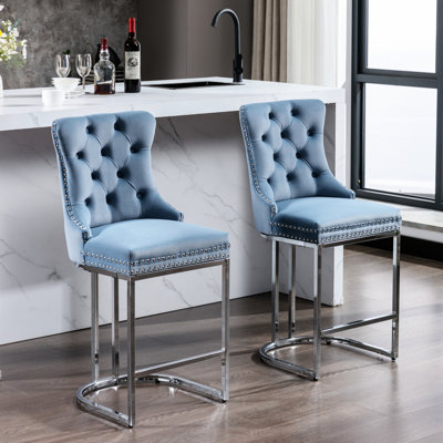 Paquet de 2 tabourets de bar à hauteur de comptoir 26 po, velours bleu avec dossier à boutons et garniture de rivets, base en métal pour îlot de cuisine et tabourets de 26 po