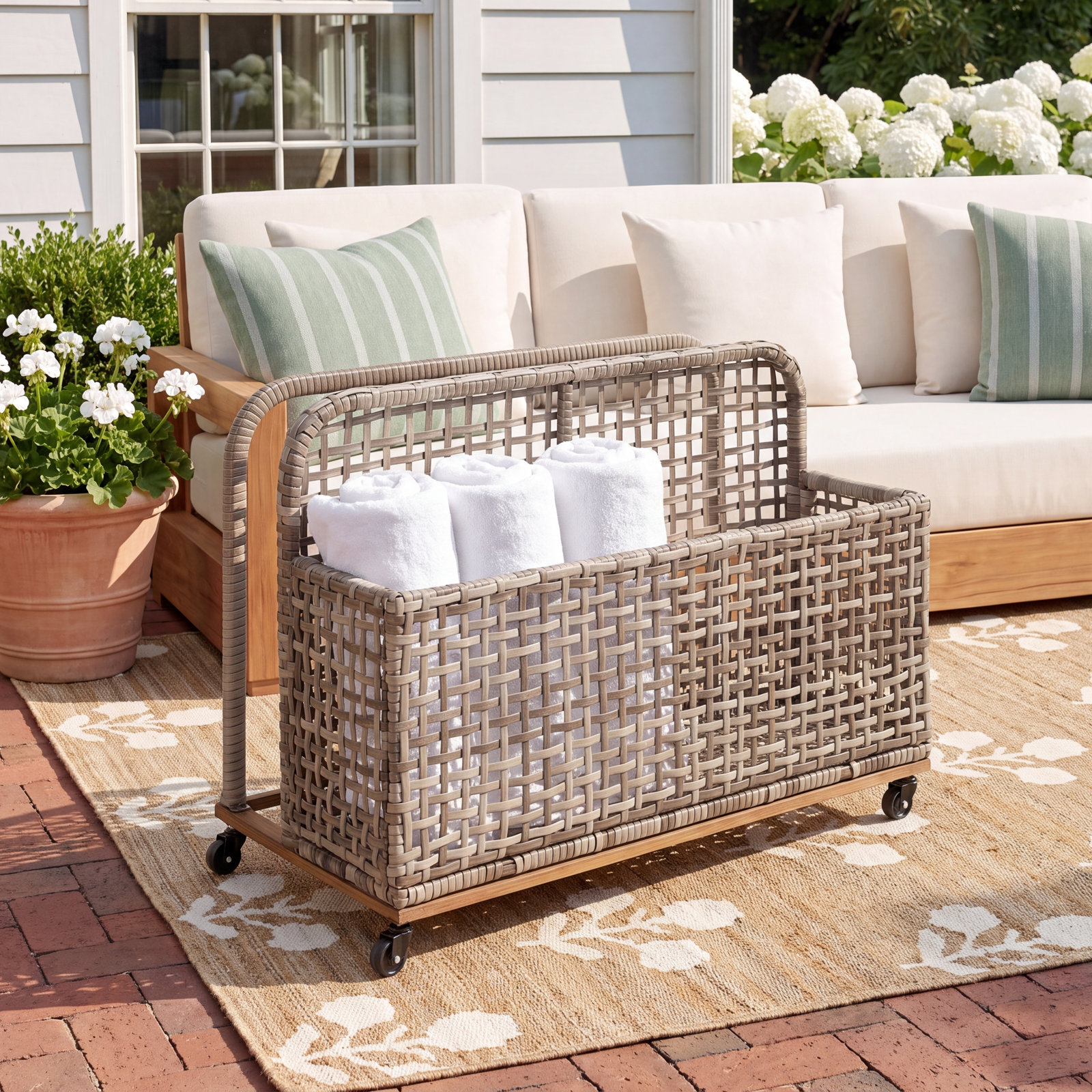 Broughton Water Resistant Towel Valet