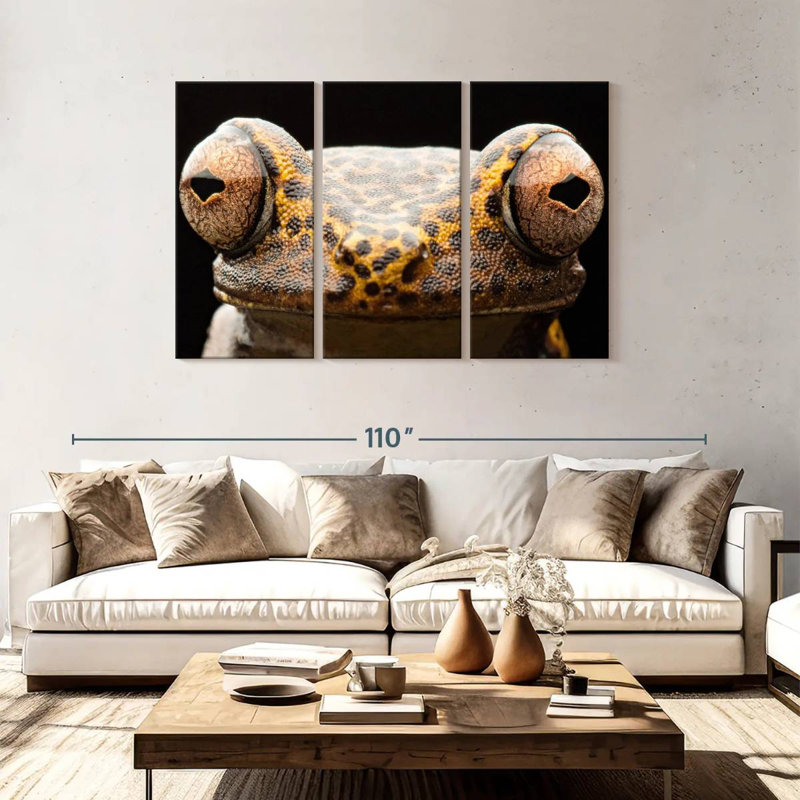 Brampt Tree Frog Eyes, 48" H x 74" W