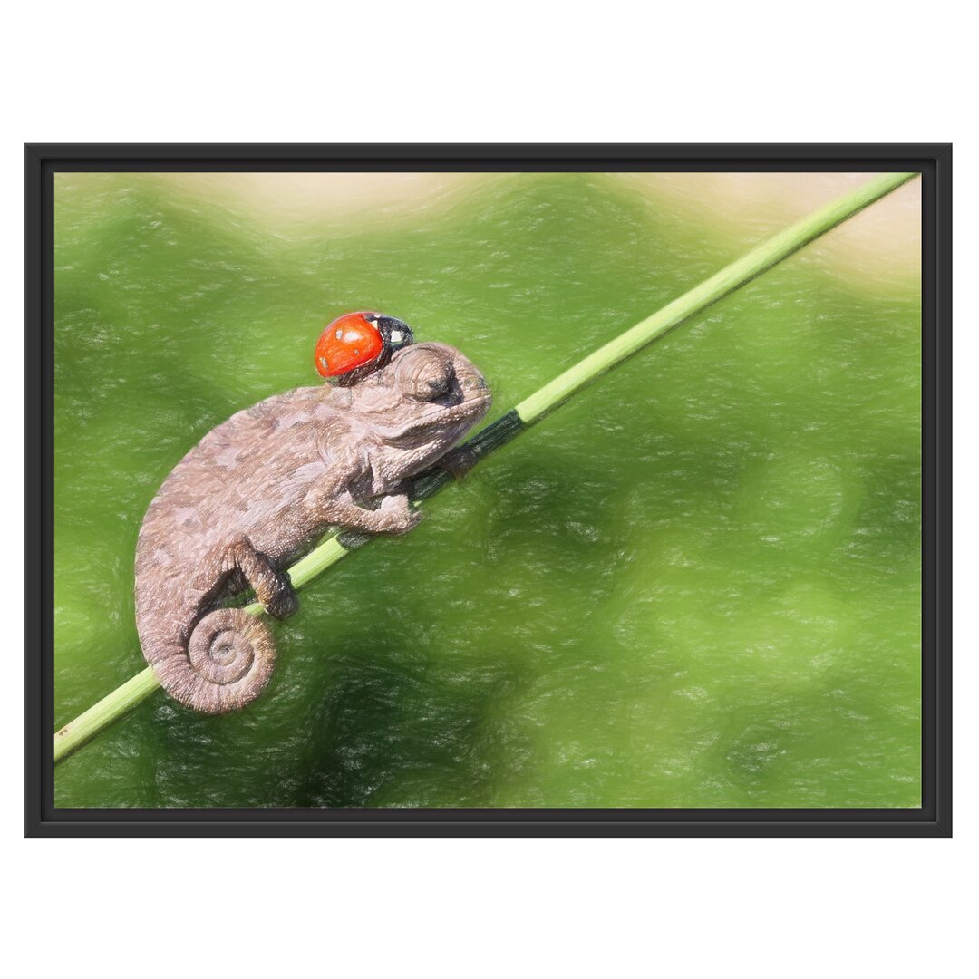 Gerahmtes Wandbild Süßer Gecko mit einem Marienkäfer