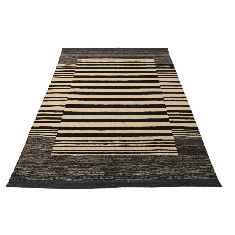 Tapis noir et blanc 4 pi 8 po x 6 pi 4 po Pinkerton