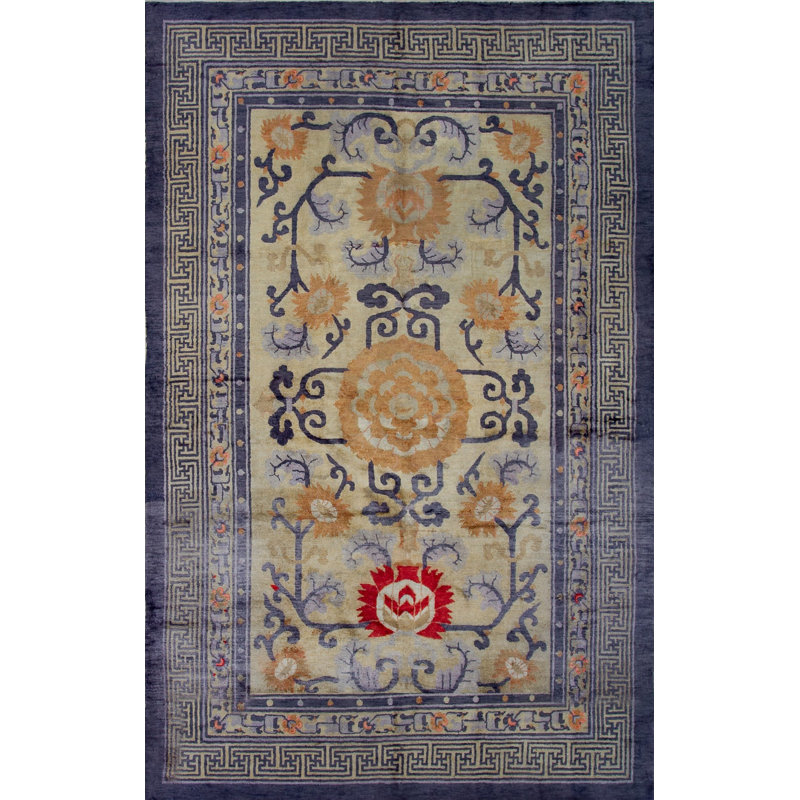 Artistic Floral Pattern Light Color Antique Luxurious Chinese Silk Rug