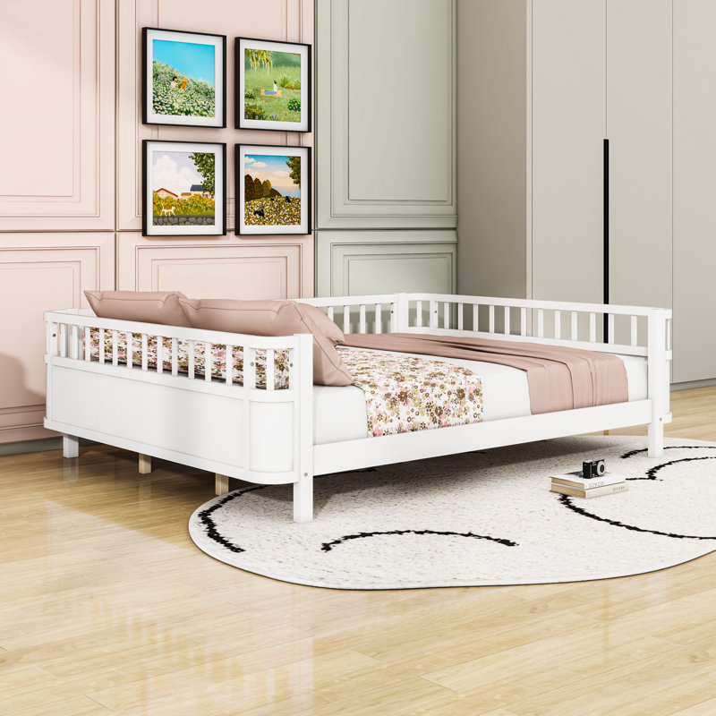 Grand lit plateforme en bois à profil bas avec garde-corps amovible et pieds centraux, White