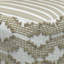 Pouf carré de 18 po Rowan Rowan avec motif tissé à la main en naturel et blanc, assemblé