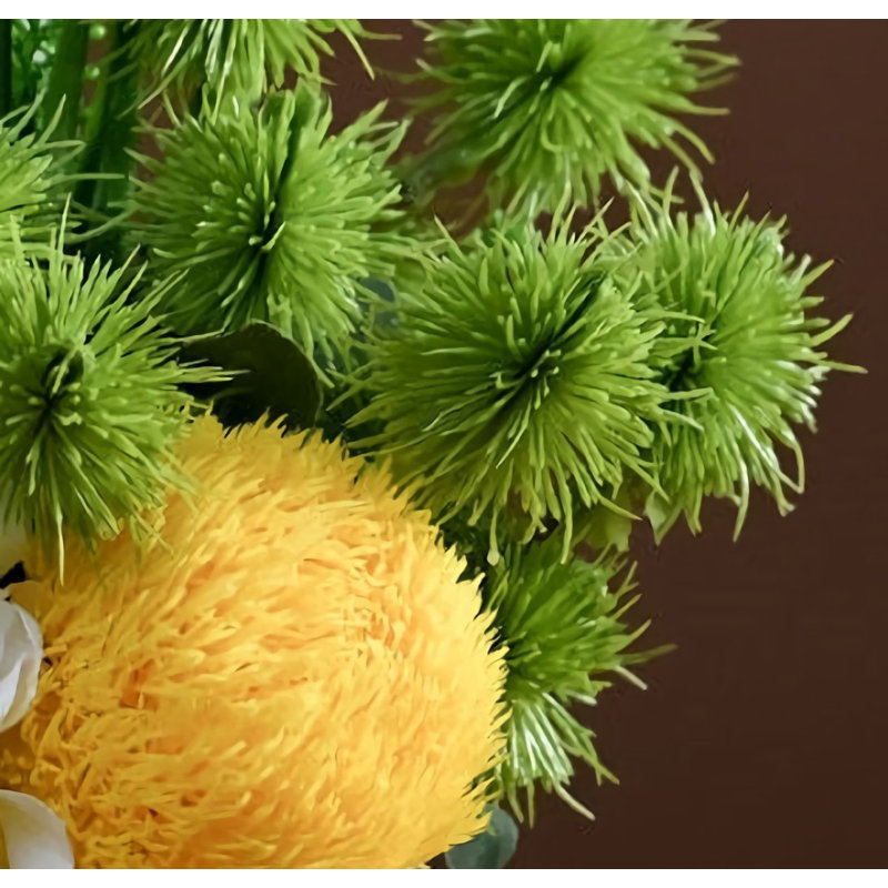 Décoration de fleurs simulées